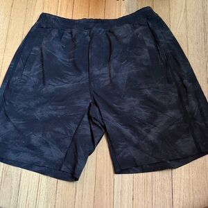 Men's Lululemon Patterned Shorts